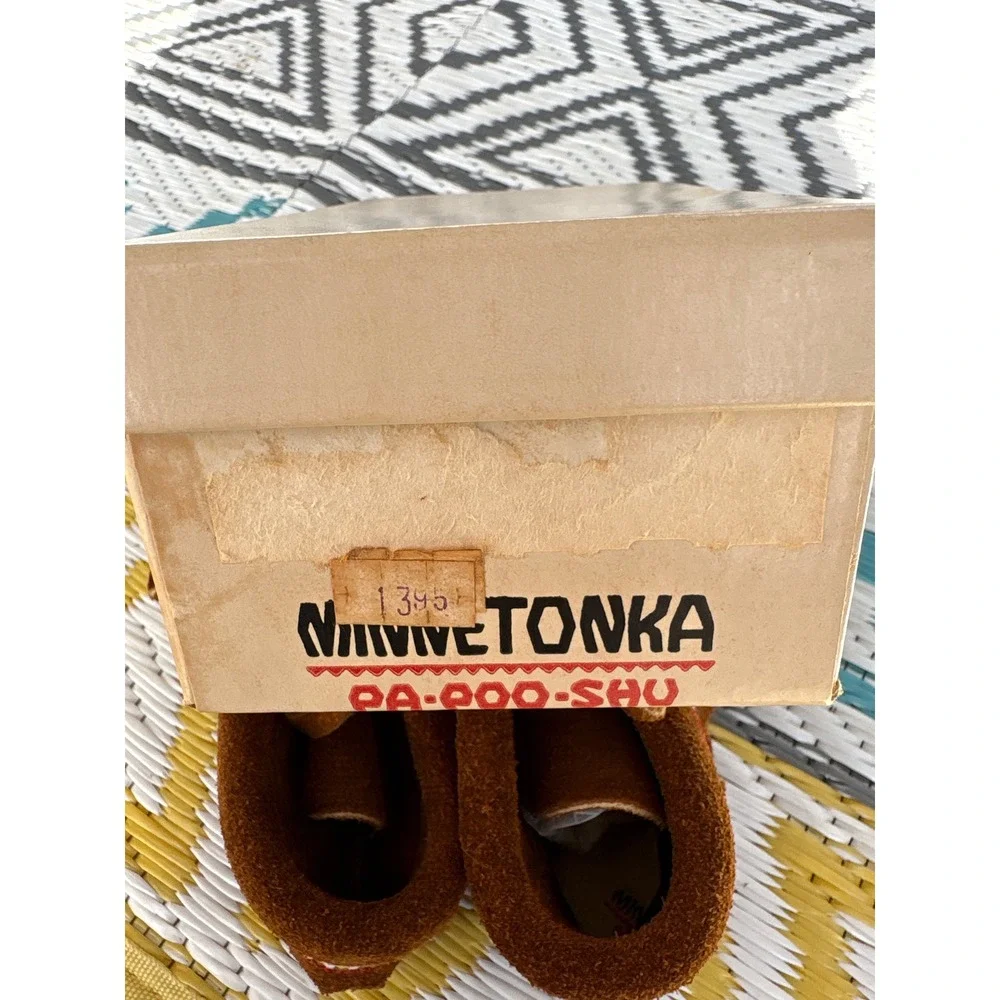 Vintage Minnetonka Kids Brown Suede Moccasin Boots Woven Trim Made in USA Size 4